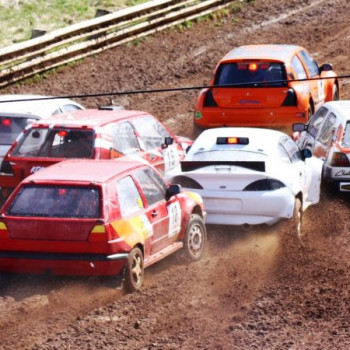     Autokross: Mārtiņam Starkam ar čempionauto piedzīvojumu netrūka :Autocross.lv