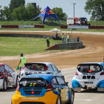 Saeima atbalsta autosporta un motosporta sacensību rīkošanu atļaut tikai licencētās trasēs - DELFI
