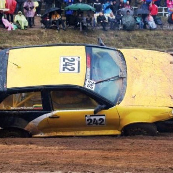 Autokross: Lietuvietis PikÄilingis apspÄlÄ latvieÅ¡us Junioru kausÄ  |  Autocross.lv